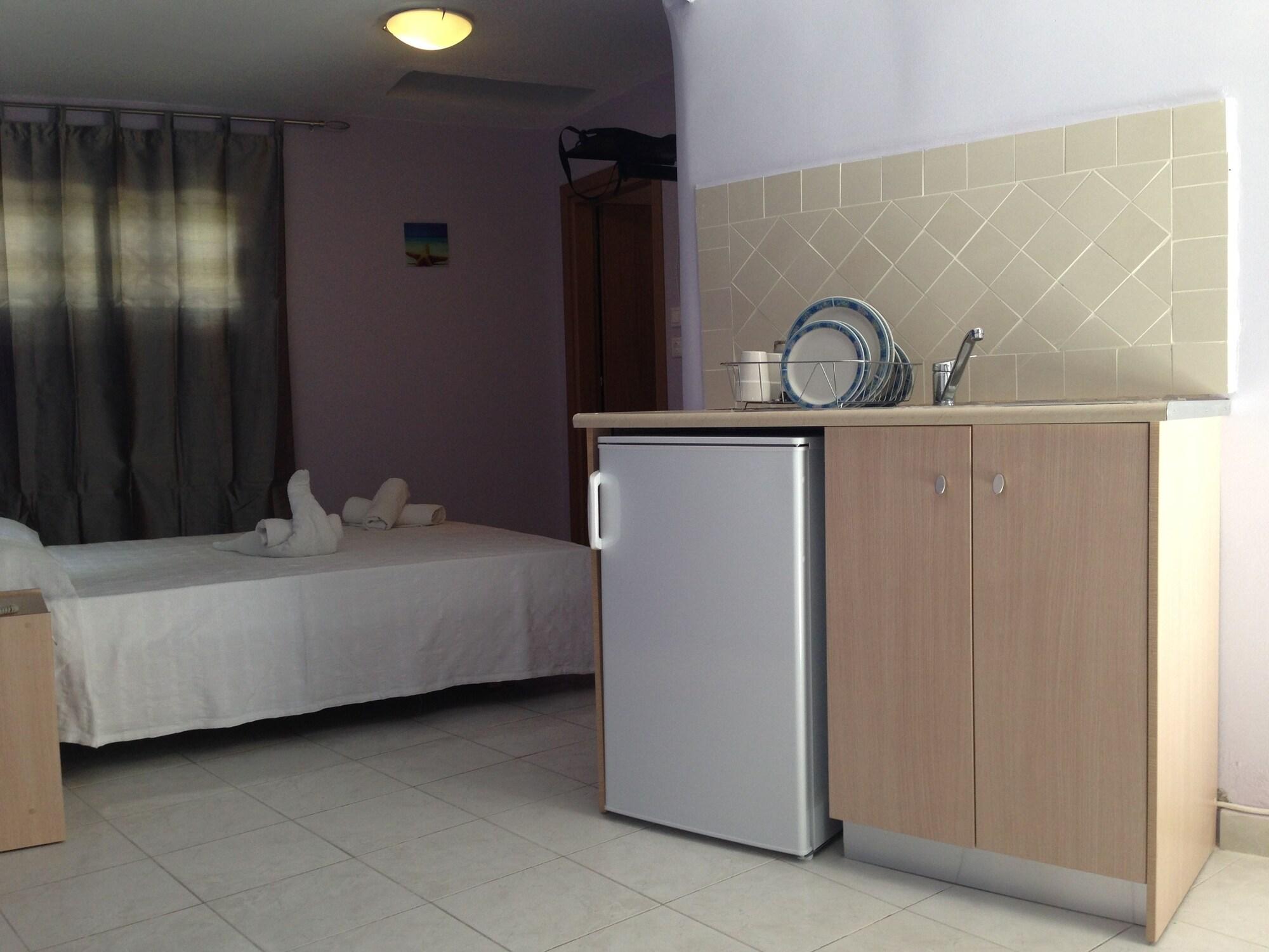 Zefyros Hotel *